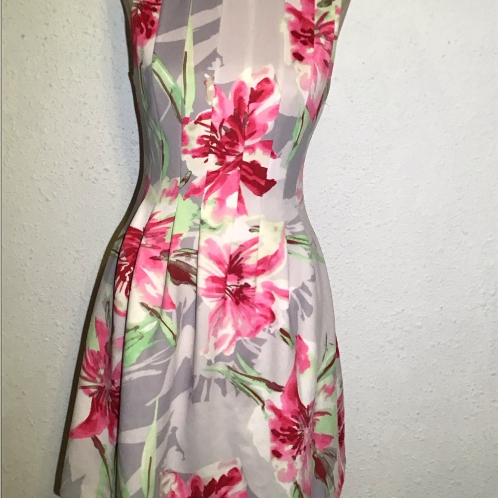 Vince camuto fit & flare Floral dress size 6 - Picture 2 of 12